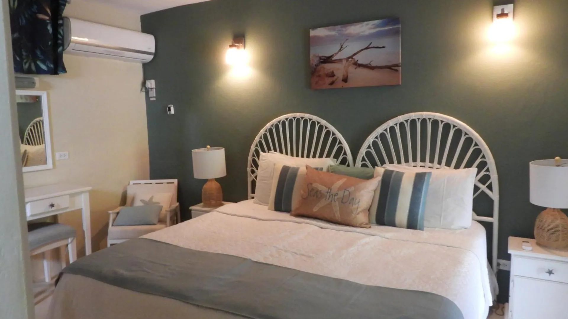 Golden View Apartment Saint James 0*,  Barbados